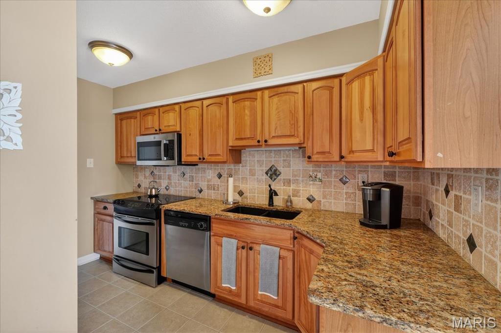 900 S Hanley Road Unit: 6C