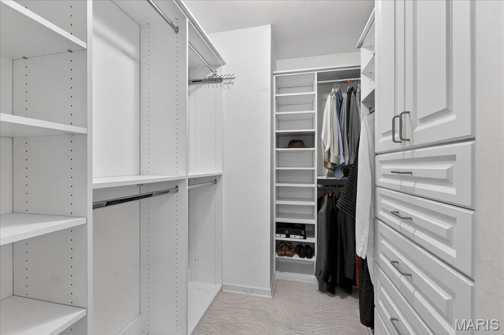 900 S Hanley Road Unit: 6C