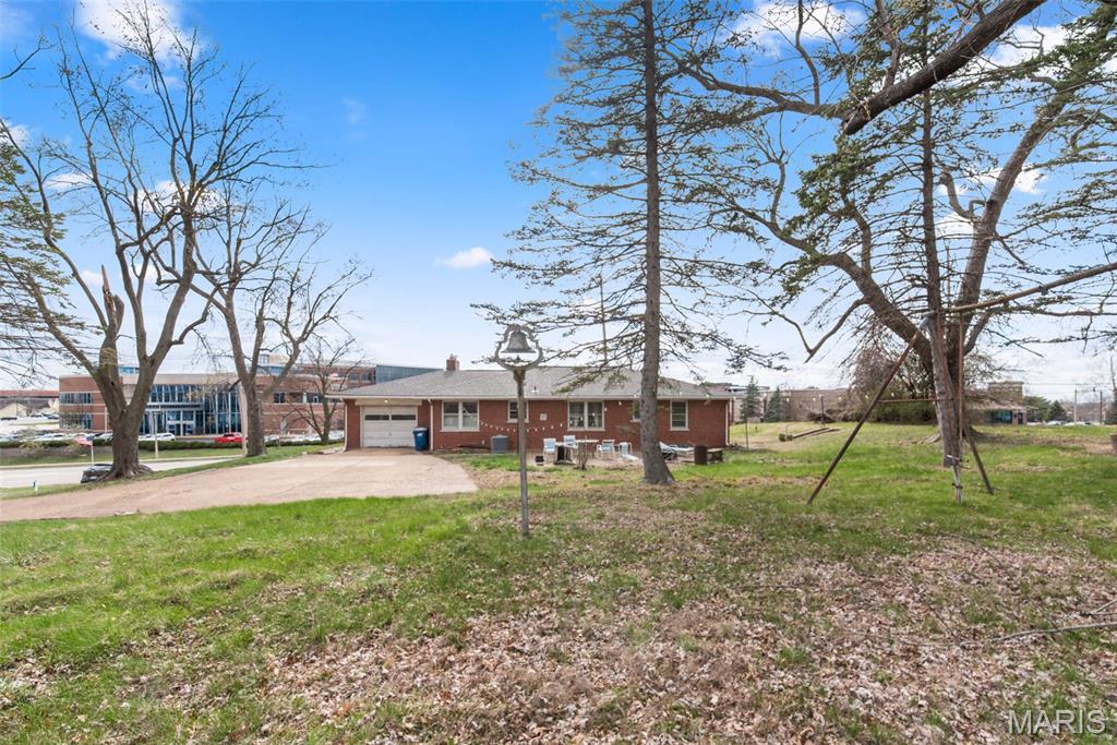 960 Chesterfield Parkway E