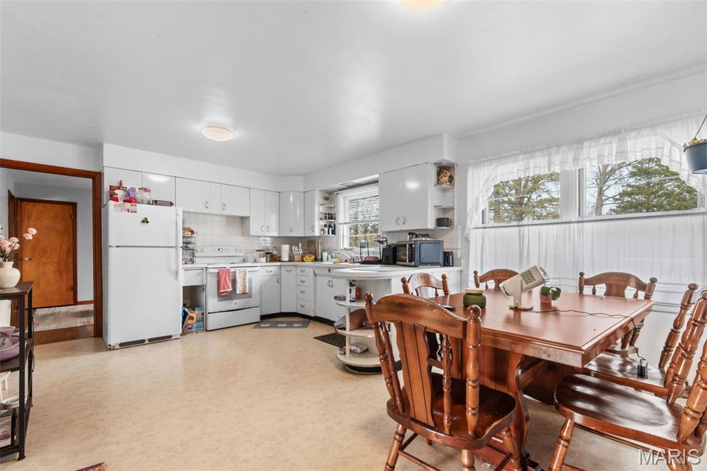 960 Chesterfield Parkway E