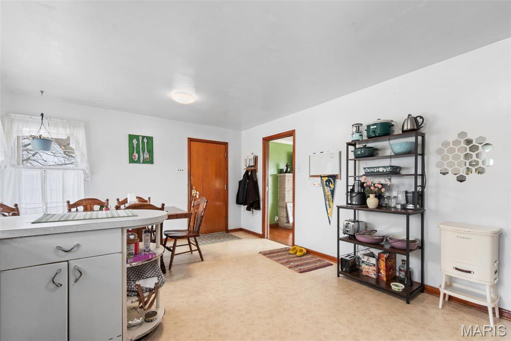 960 Chesterfield Parkway E