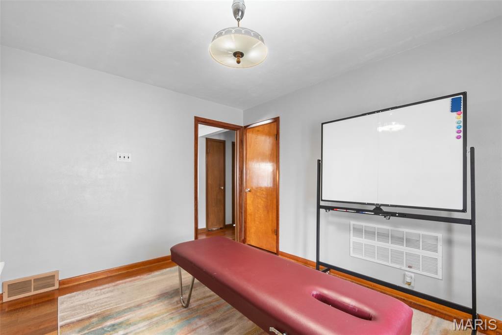 960 Chesterfield Parkway E