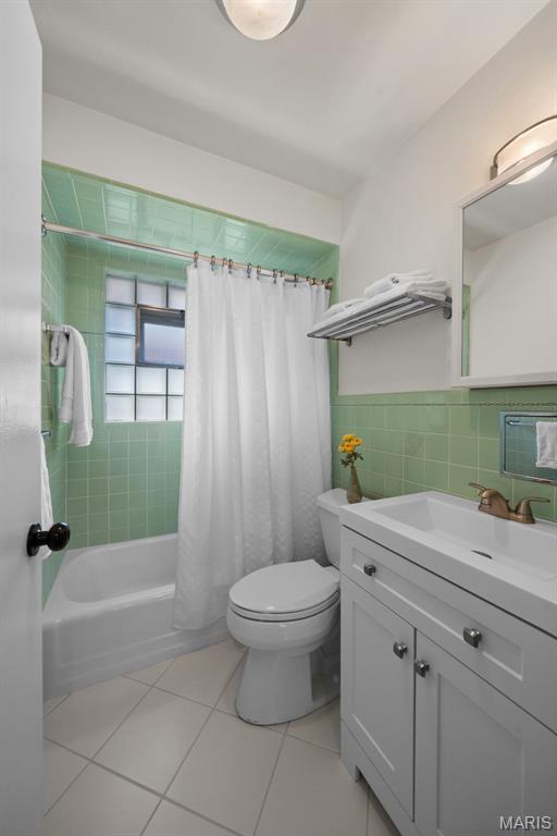 5662 Tholozan Avenue