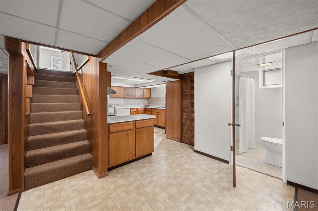 5662 Tholozan Avenue