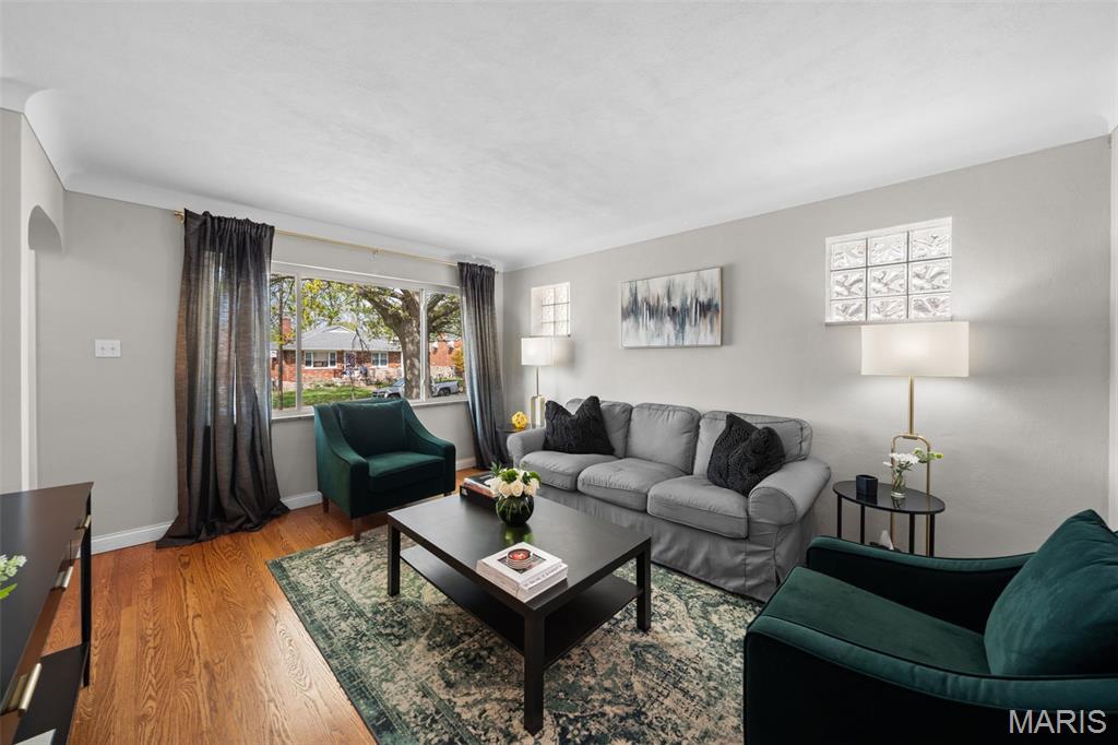 5662 Tholozan Avenue