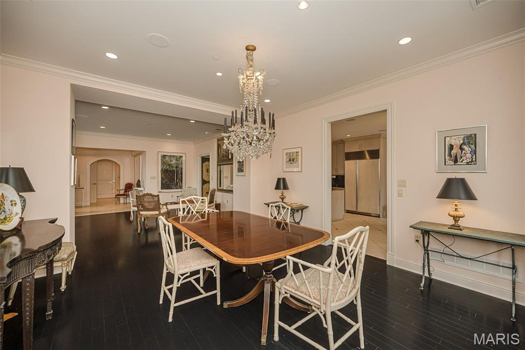 150 Carondelet Plaza Unit: 1301