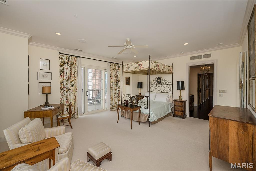 150 Carondelet Plaza Unit: 1301