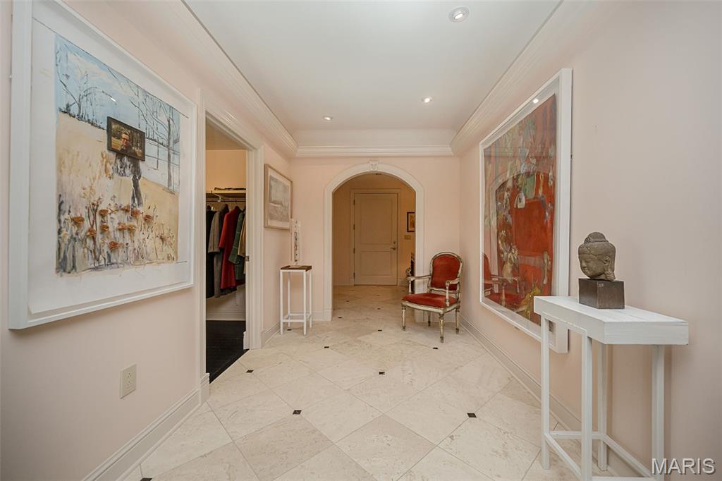 150 Carondelet Plaza Unit: 1301