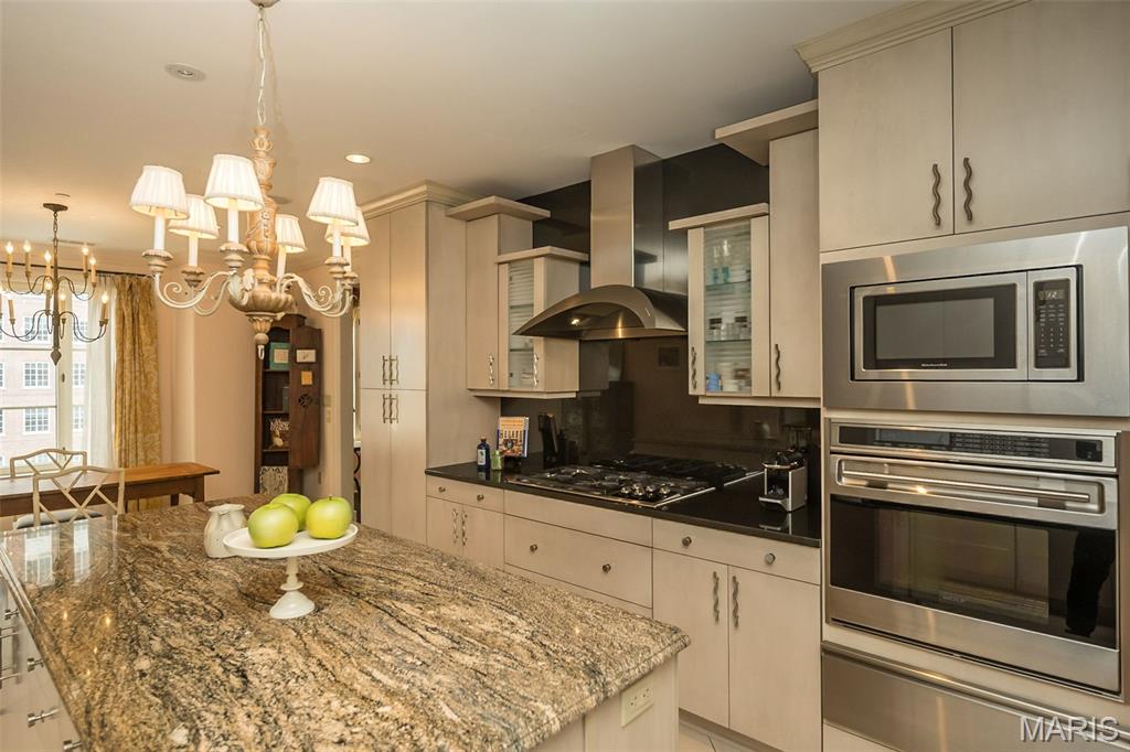 150 Carondelet Plaza Unit: 1301