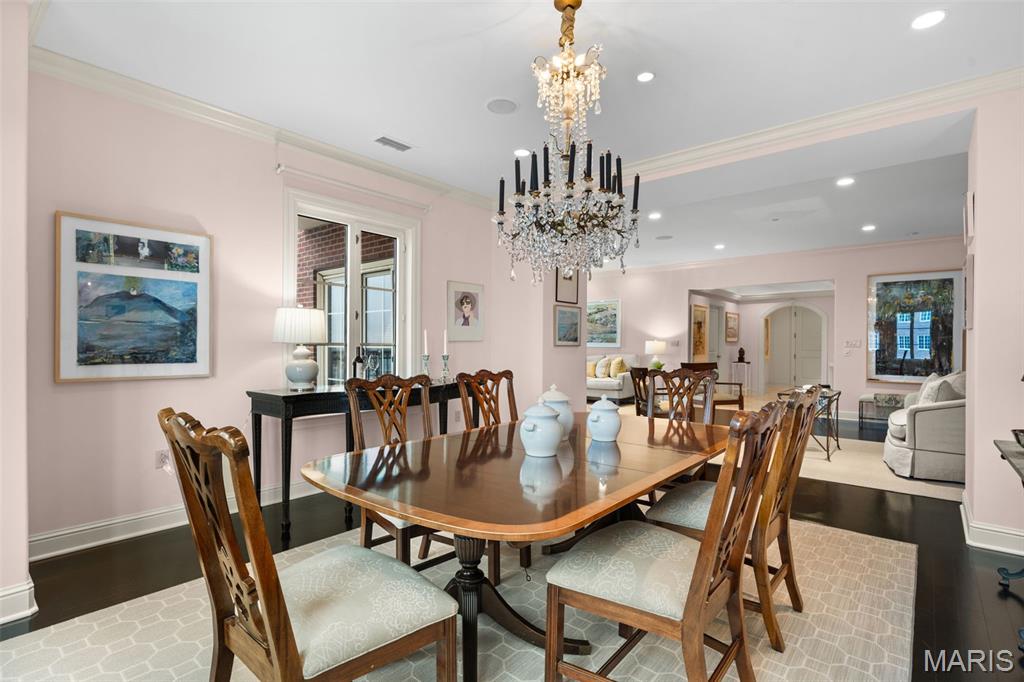150 Carondelet Plaza Unit: 1301