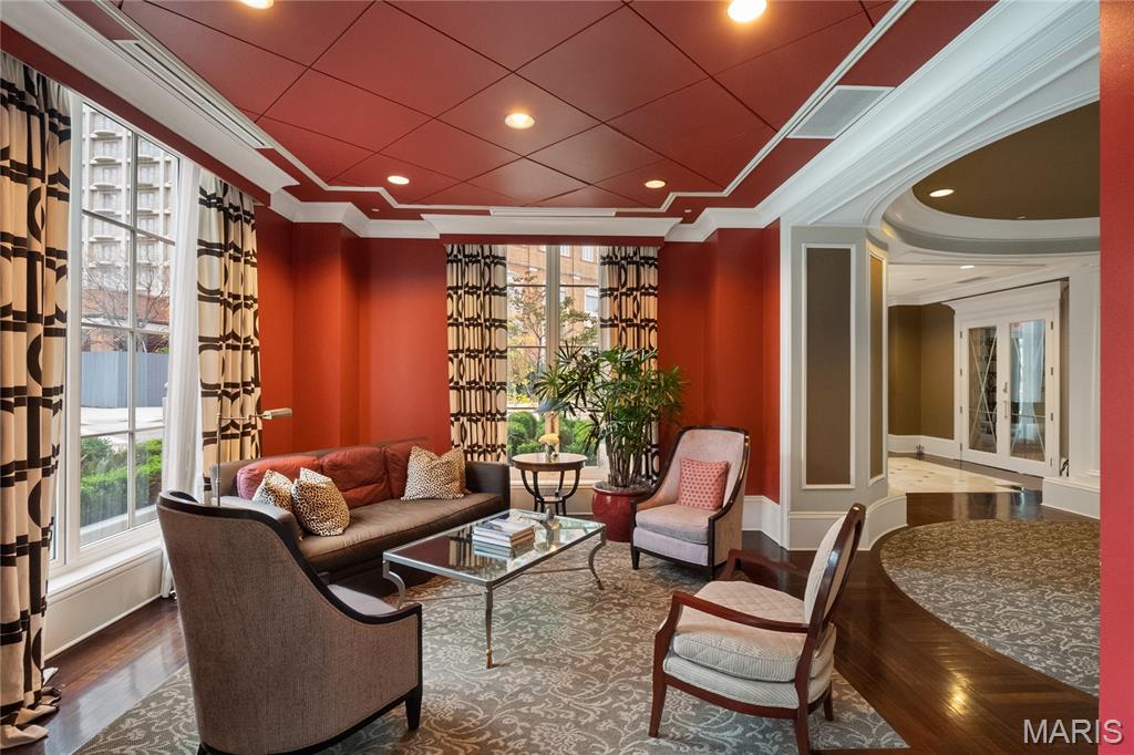 150 Carondelet Plaza Unit: 1301