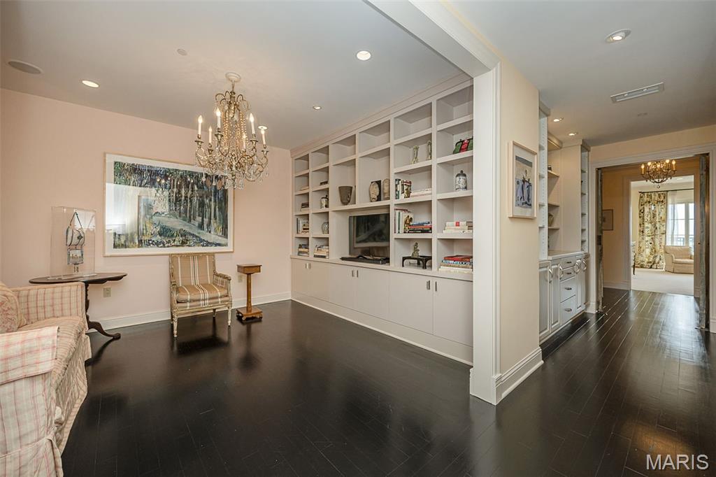 150 Carondelet Plaza Unit: 1301