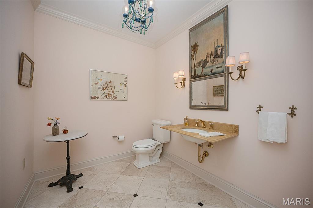 150 Carondelet Plaza Unit: 1301