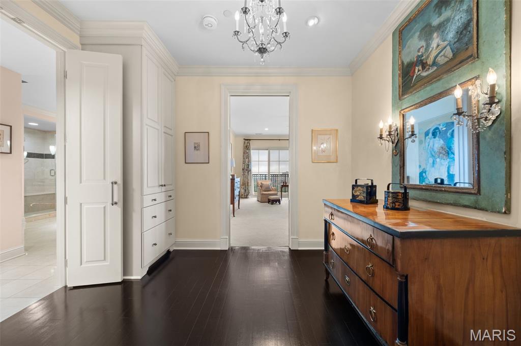 150 Carondelet Plaza Unit: 1301