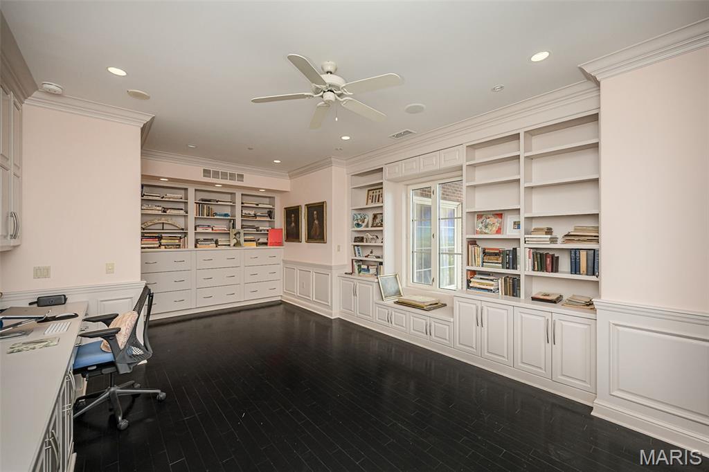 150 Carondelet Plaza Unit: 1301