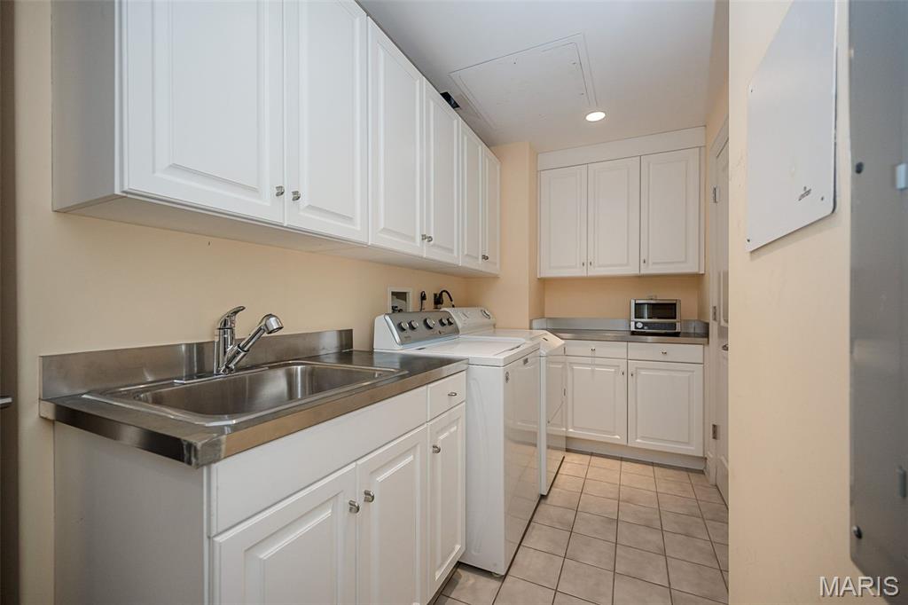 150 Carondelet Plaza Unit: 1301