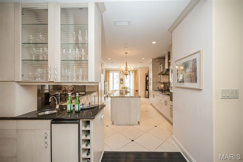 150 Carondelet Plaza Unit: 1301