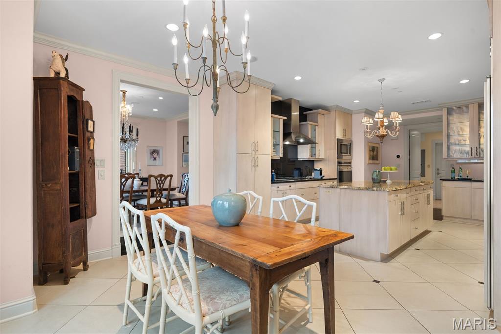150 Carondelet Plaza Unit: 1301