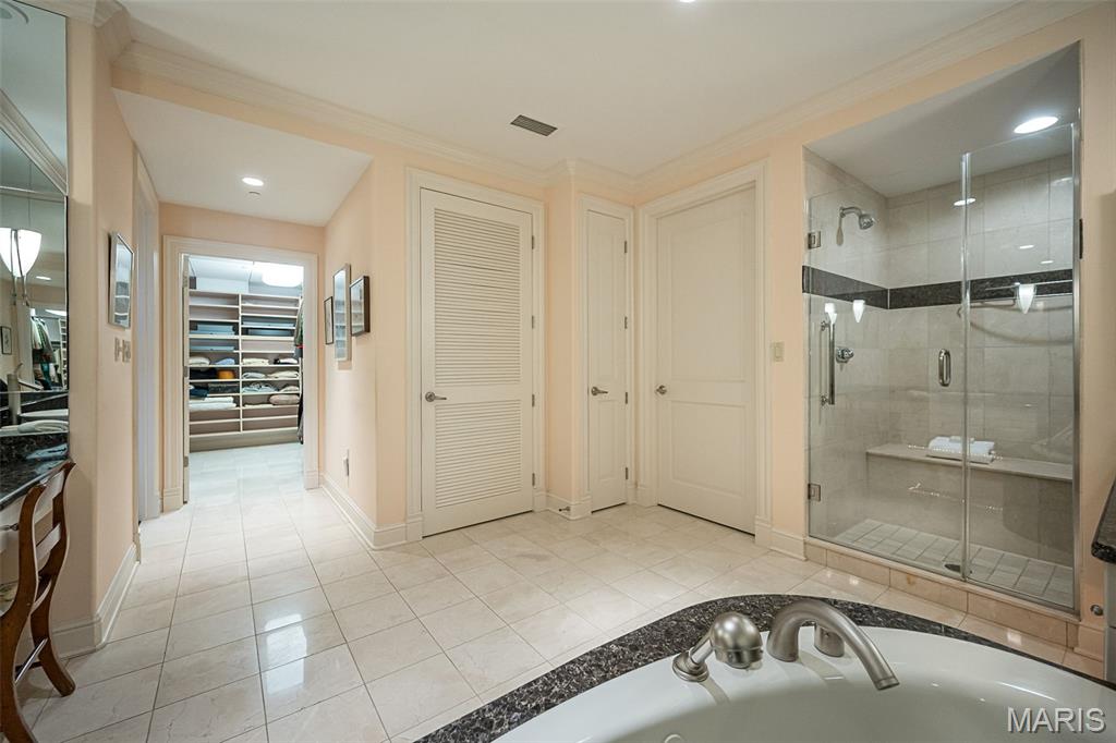 150 Carondelet Plaza Unit: 1301