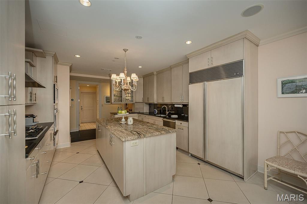 150 Carondelet Plaza Unit: 1301