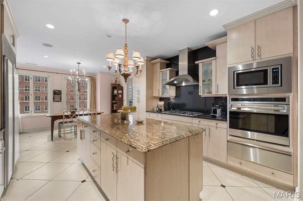 150 Carondelet Plaza Unit: 1301