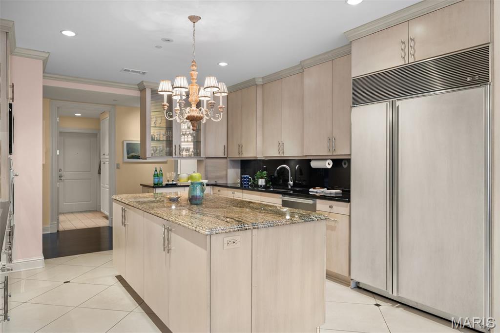 150 Carondelet Plaza Unit: 1301