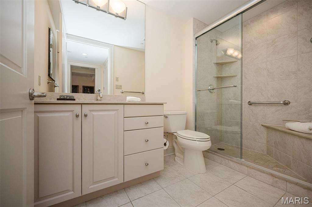 150 Carondelet Plaza Unit: 1301