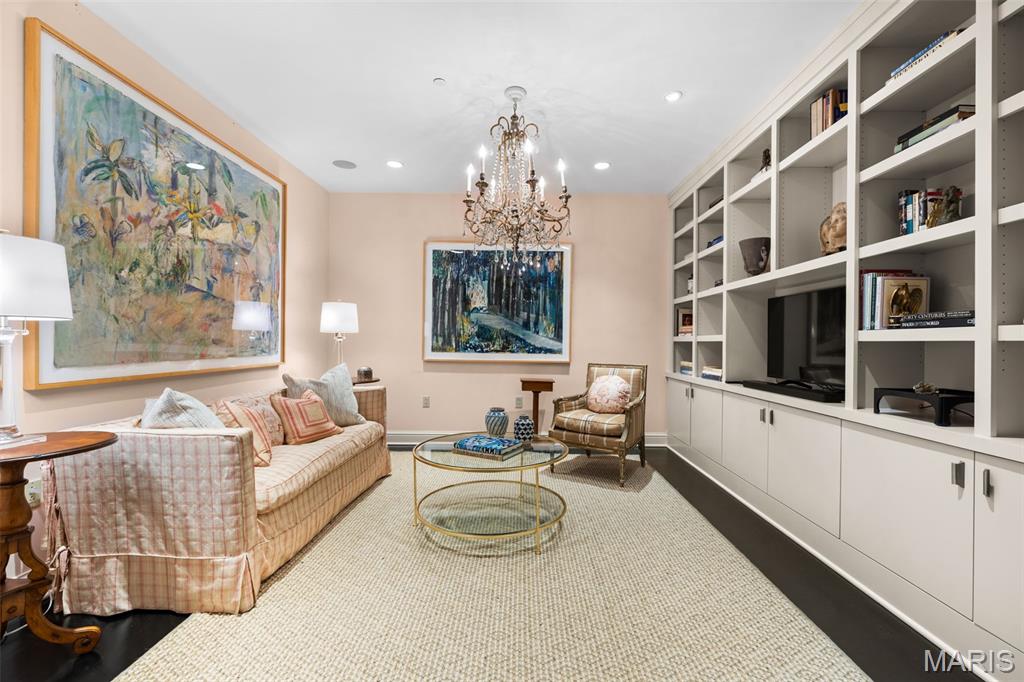 150 Carondelet Plaza Unit: 1301