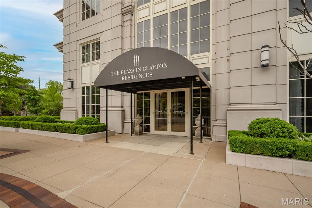 150 Carondelet Plaza Unit: 1301