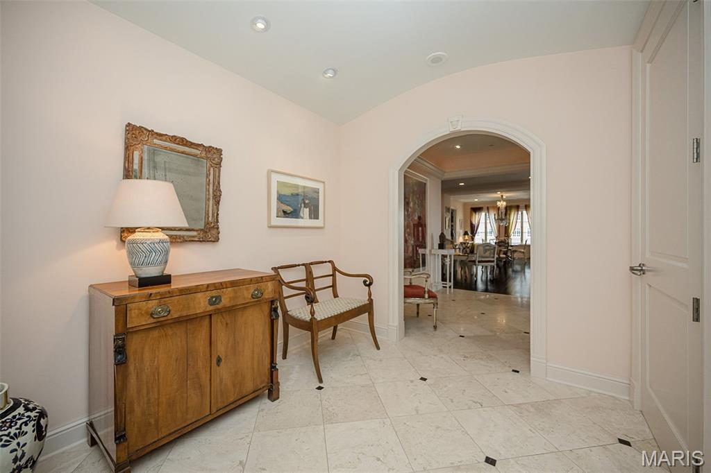 150 Carondelet Plaza Unit: 1301