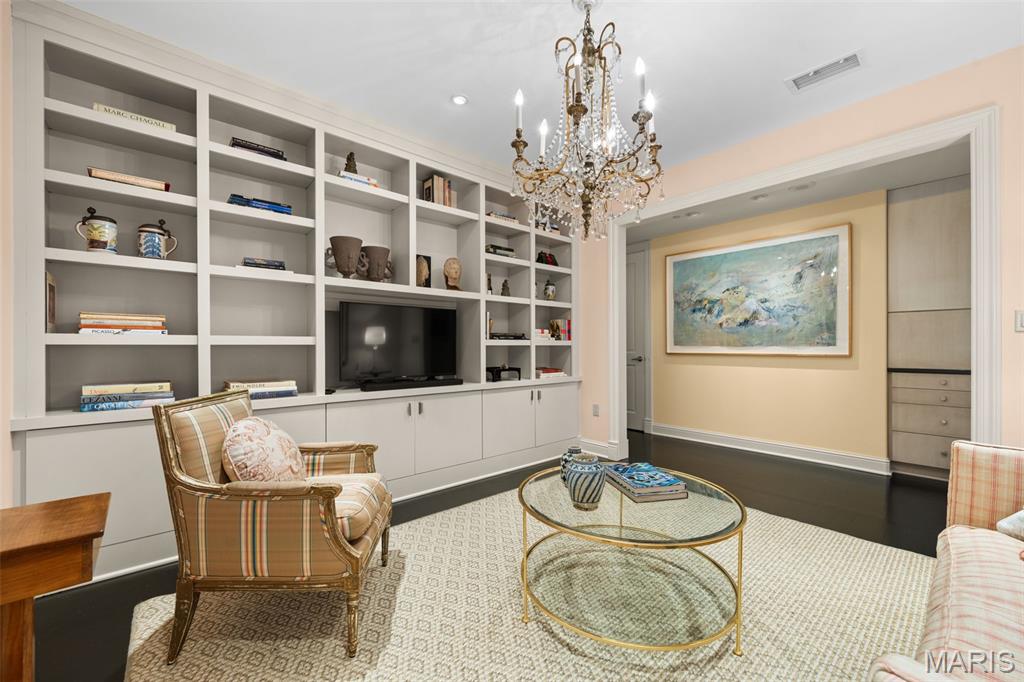 150 Carondelet Plaza Unit: 1301