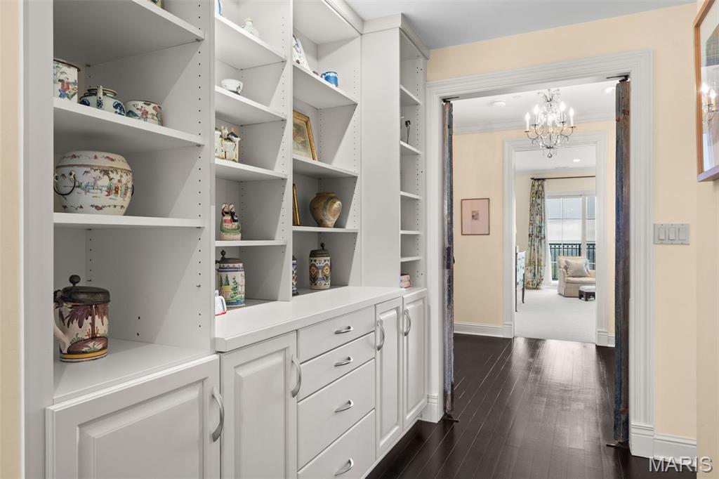 150 Carondelet Plaza Unit: 1301