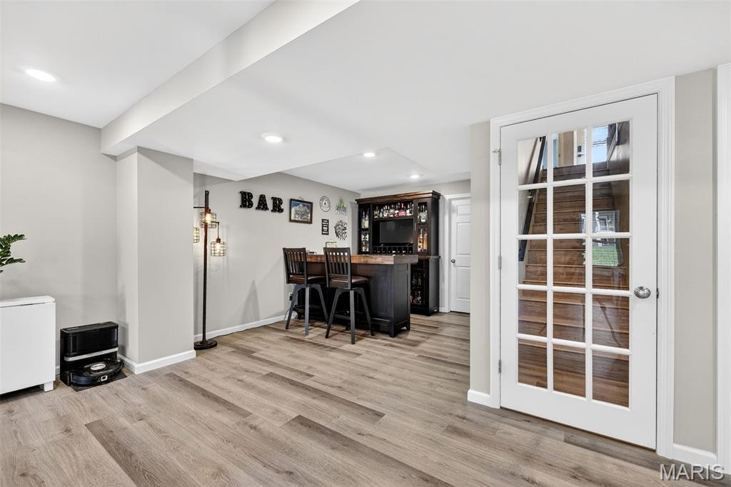 4044 Hempstead Street