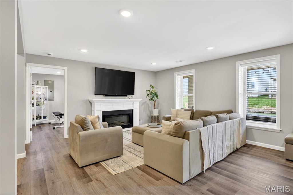 4044 Hempstead Street