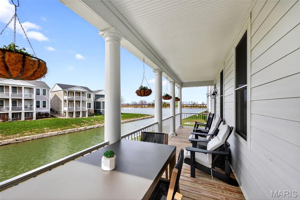 4044 Hempstead Street