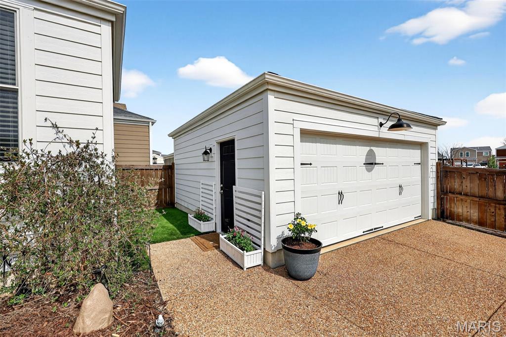 4044 Hempstead Street