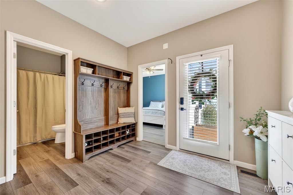 4044 Hempstead Street