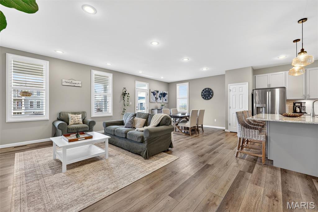 4044 Hempstead Street