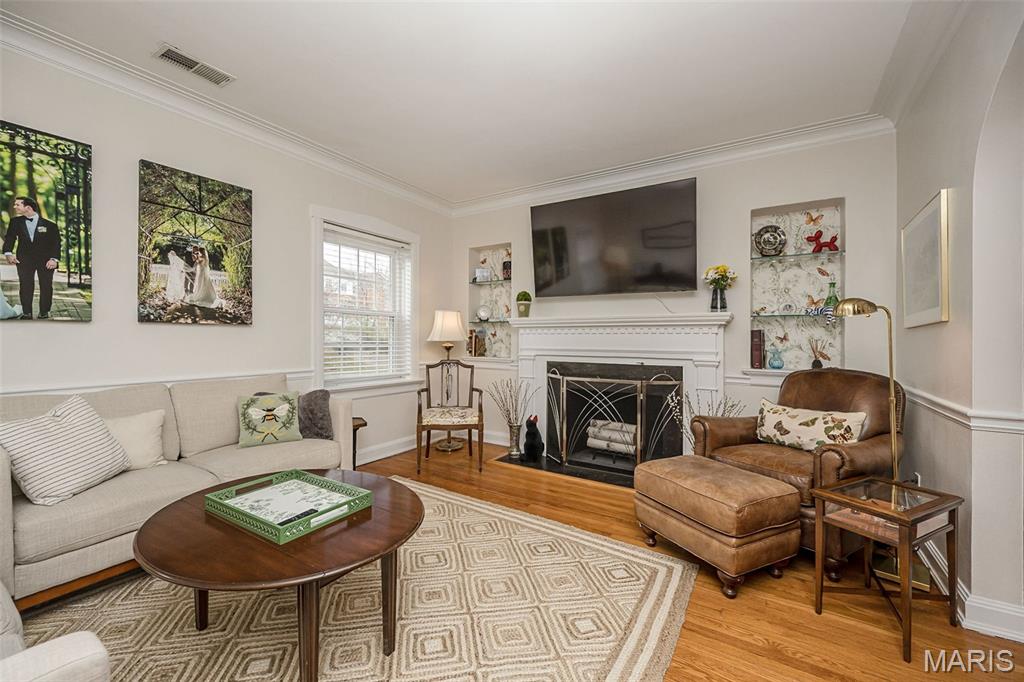 1034 E Linden Avenue