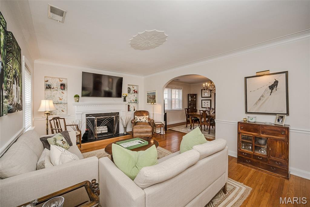 1034 E Linden Avenue