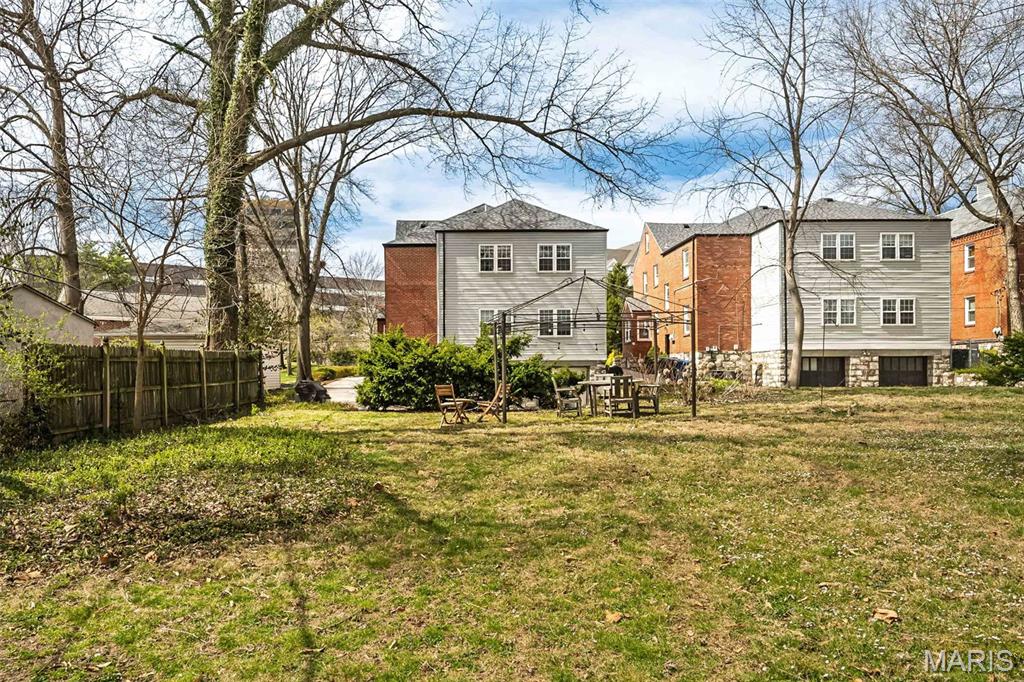 1034 E Linden Avenue