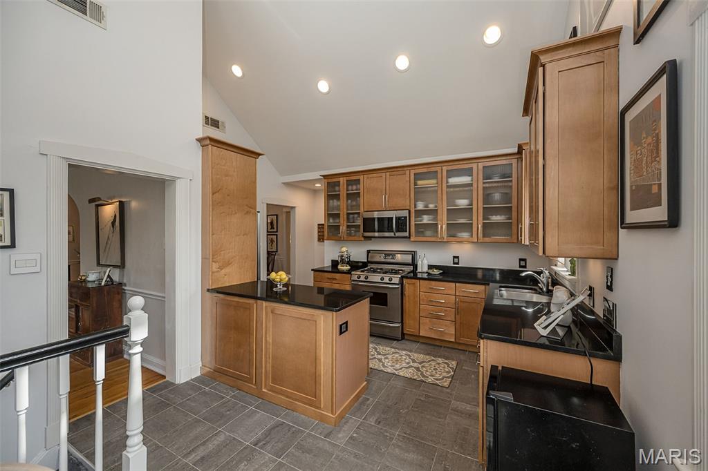 1034 E Linden Avenue