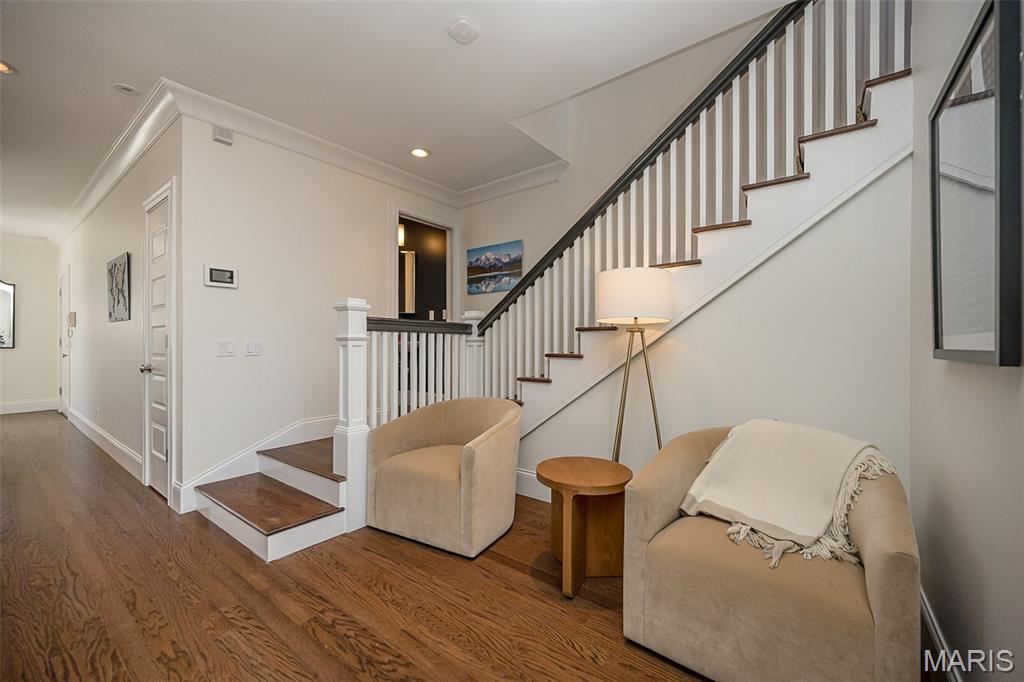 55 Maryland Plaza Unit: 2E