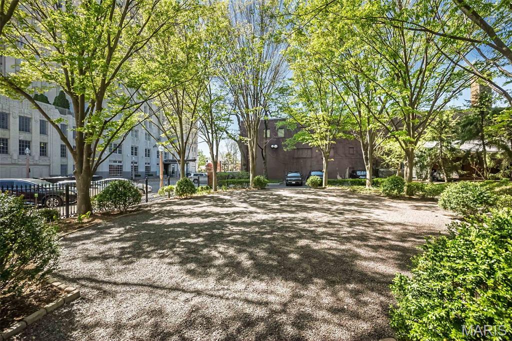 55 Maryland Plaza Unit: 2E