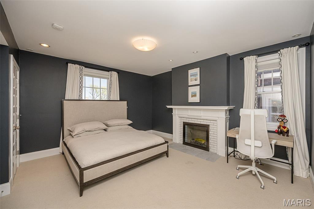 55 Maryland Plaza Unit: 2E