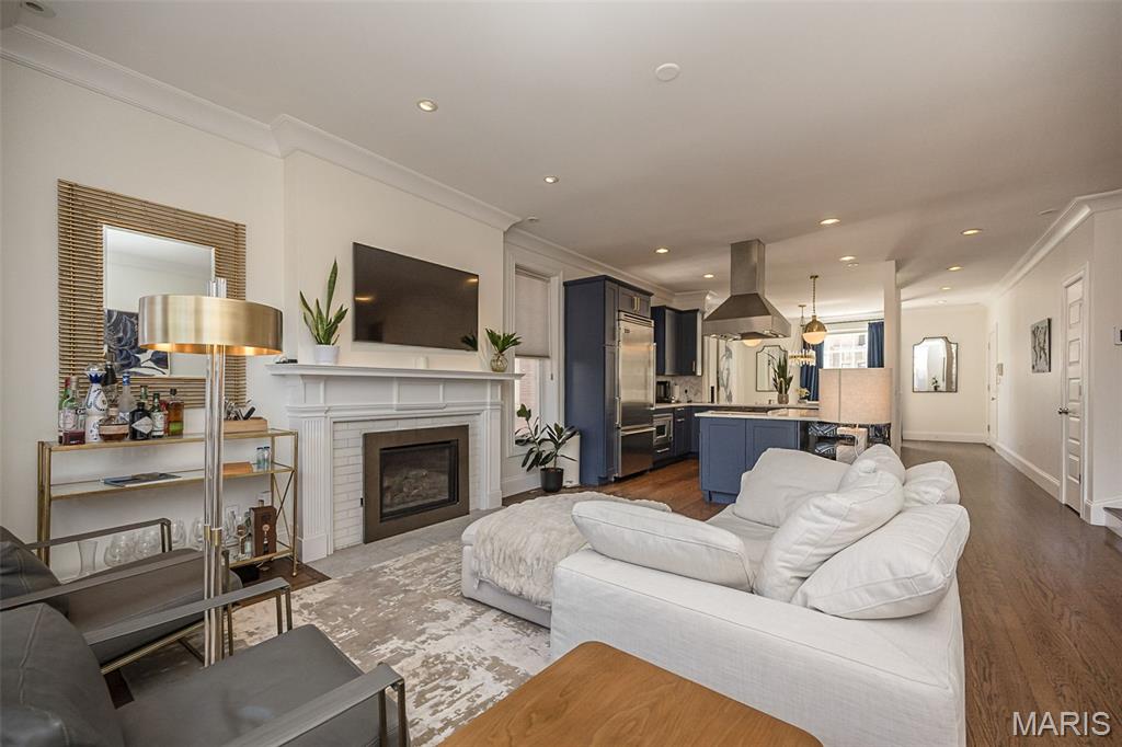 55 Maryland Plaza Unit: 2E