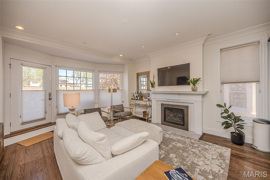 55 Maryland Plaza Unit: 2E