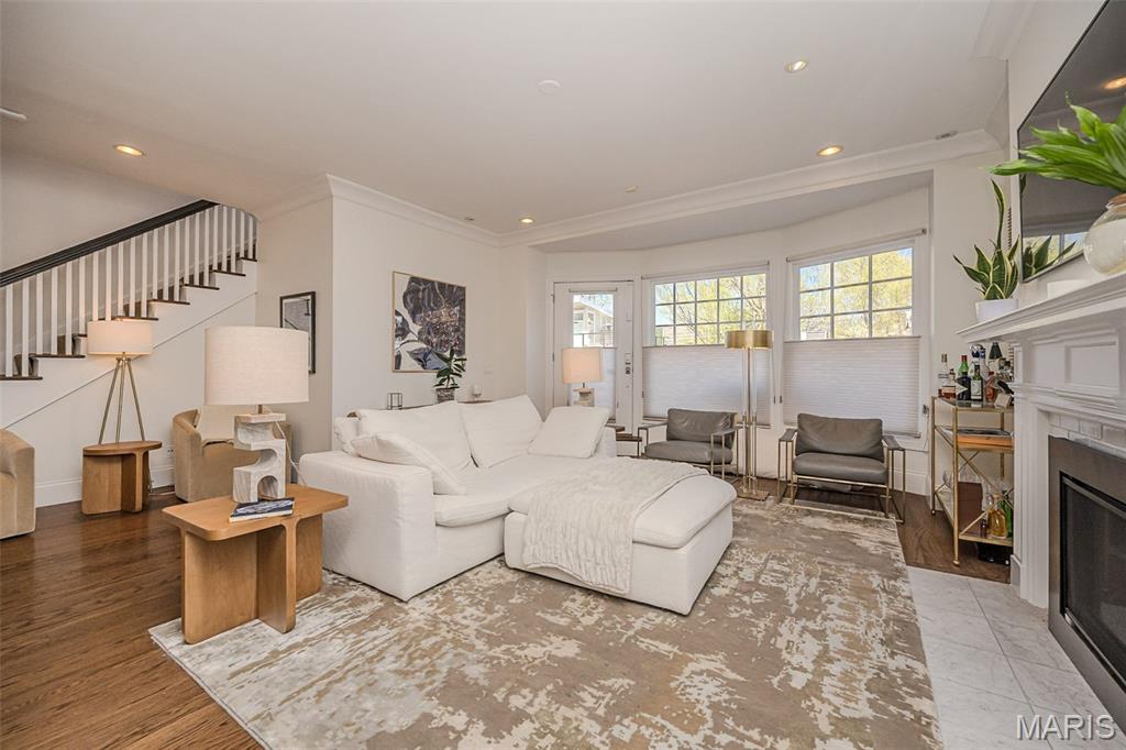 55 Maryland Plaza Unit: 2E