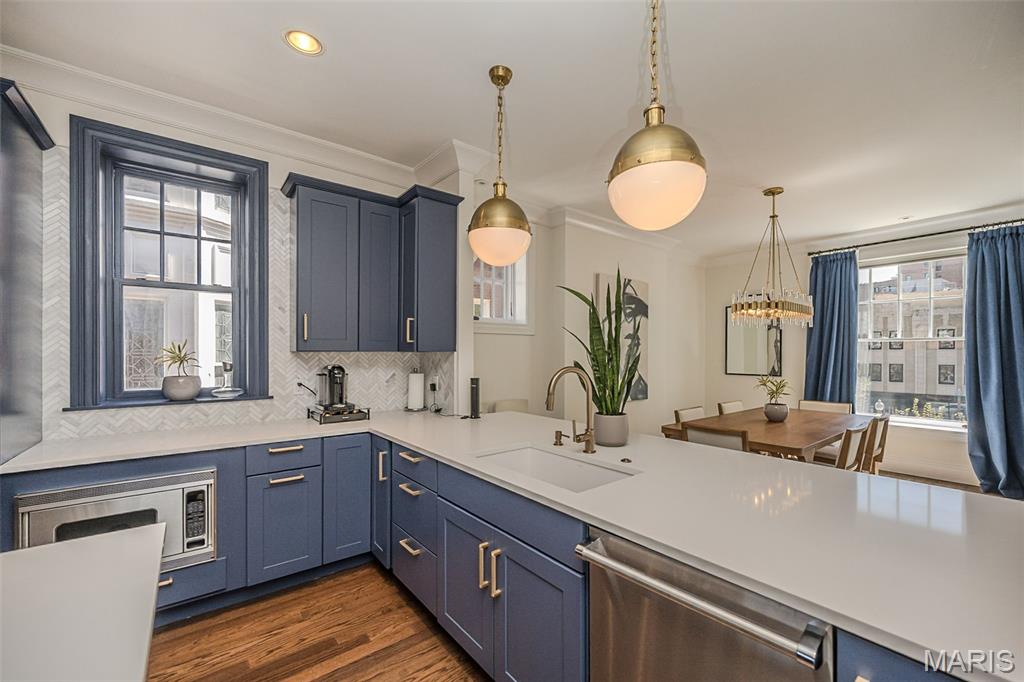 55 Maryland Plaza Unit: 2E