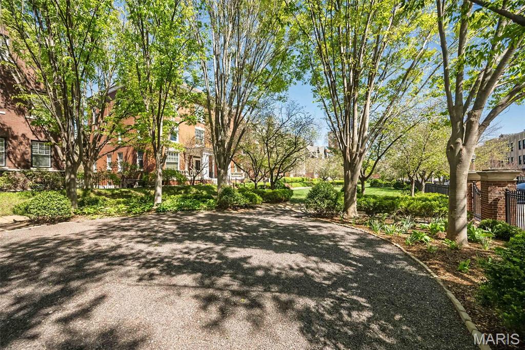 55 Maryland Plaza Unit: 2E